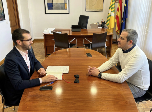 Jordi Cuadras es reuneix amb l’alcalde d’Esparreguera per fer força davant els problemes de Monbus i la reforma de l’A-2
