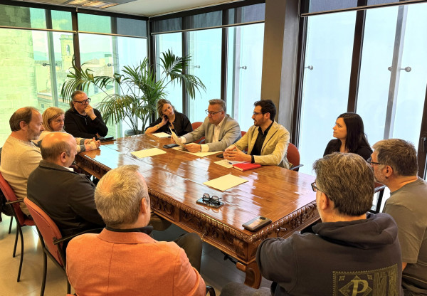 El PSC reuneix els agents socials i econòmics d’Igualada per explicar-los el projecte del tren gran que la Generalitat ha reactivat