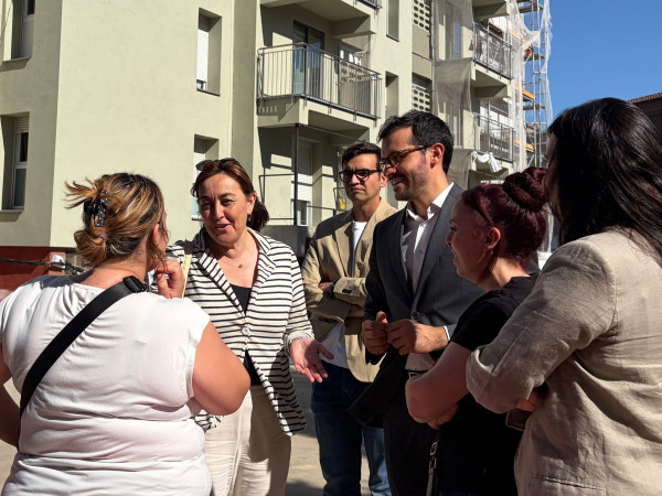 La consellera Sílvia Paneque visita Igualada amb Jordi Cuadras centrada en la rehabilitació de més de 200 pisos